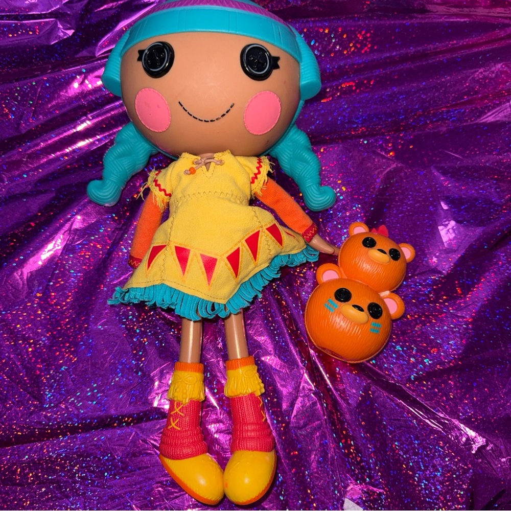 Lalaloopsy Feather Tell a Tale with Pet Swan